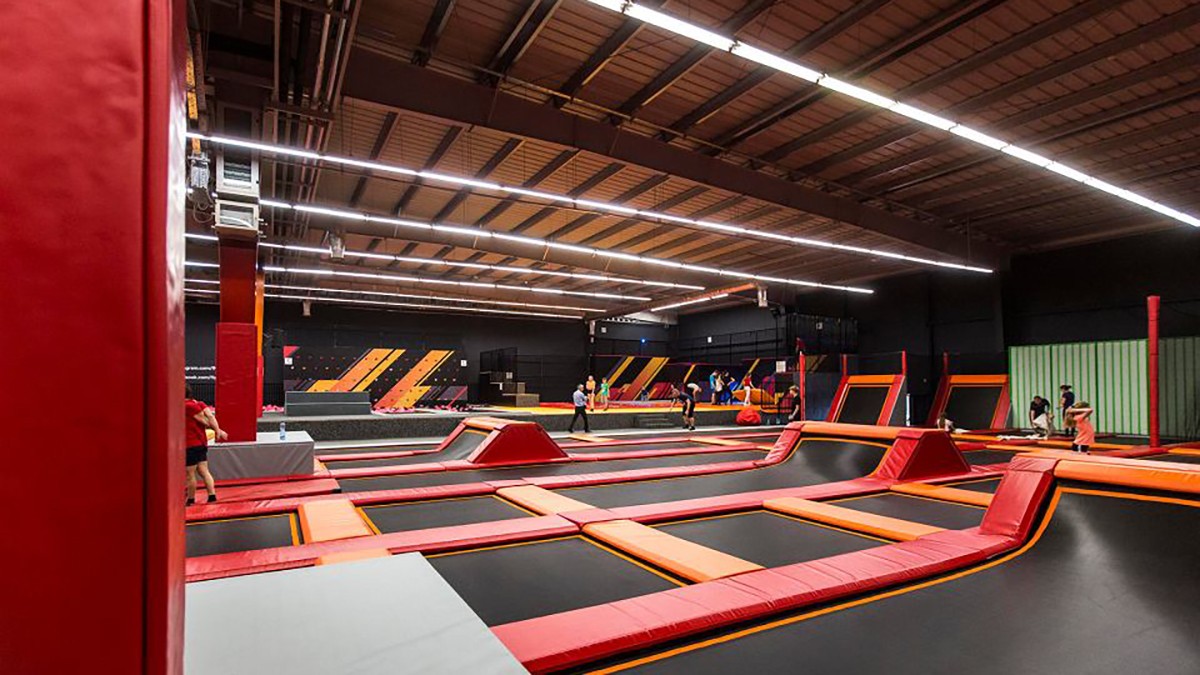 play equipment (1) खेलने के उपकरण (1)