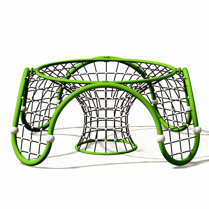 बच्चे डोम क्लाइंबर आउटडोर जिम खेलते हैं